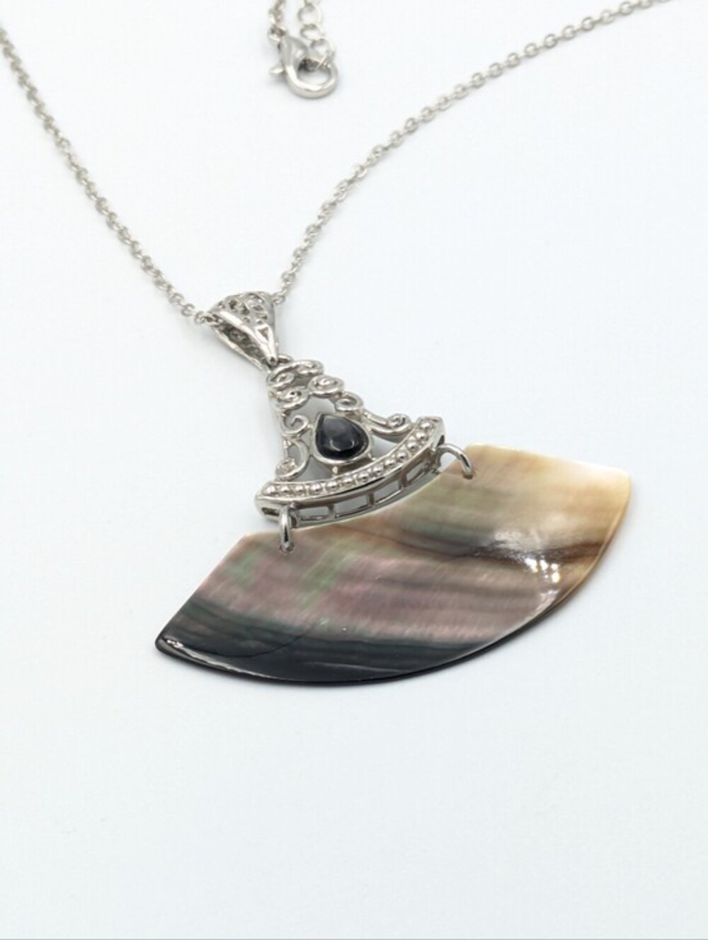 Vintage silver tone art deco style black mother of pearl pendant chain necklace